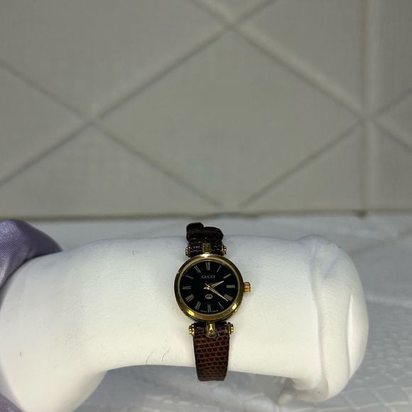 GucciโQuartz Gold-Tone Leather Calfskin Casual Brown Watch - Picture 6 of 9